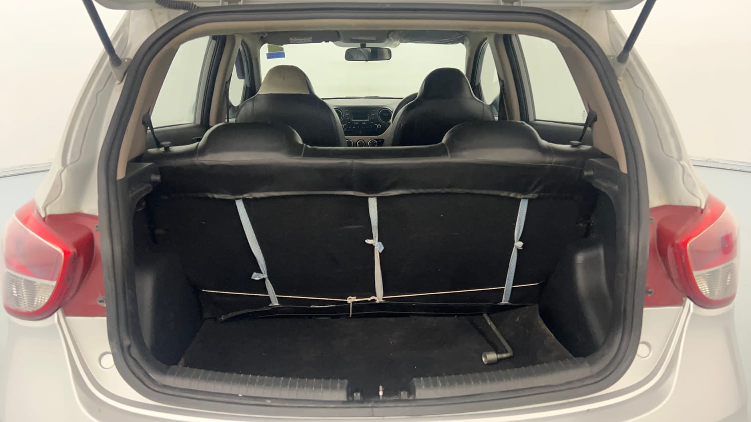 Used 2018 Hyundai Grand i10 Magna 1.2 Kappa VTVT Petrol Manual interior DICKY INSIDE VIEW