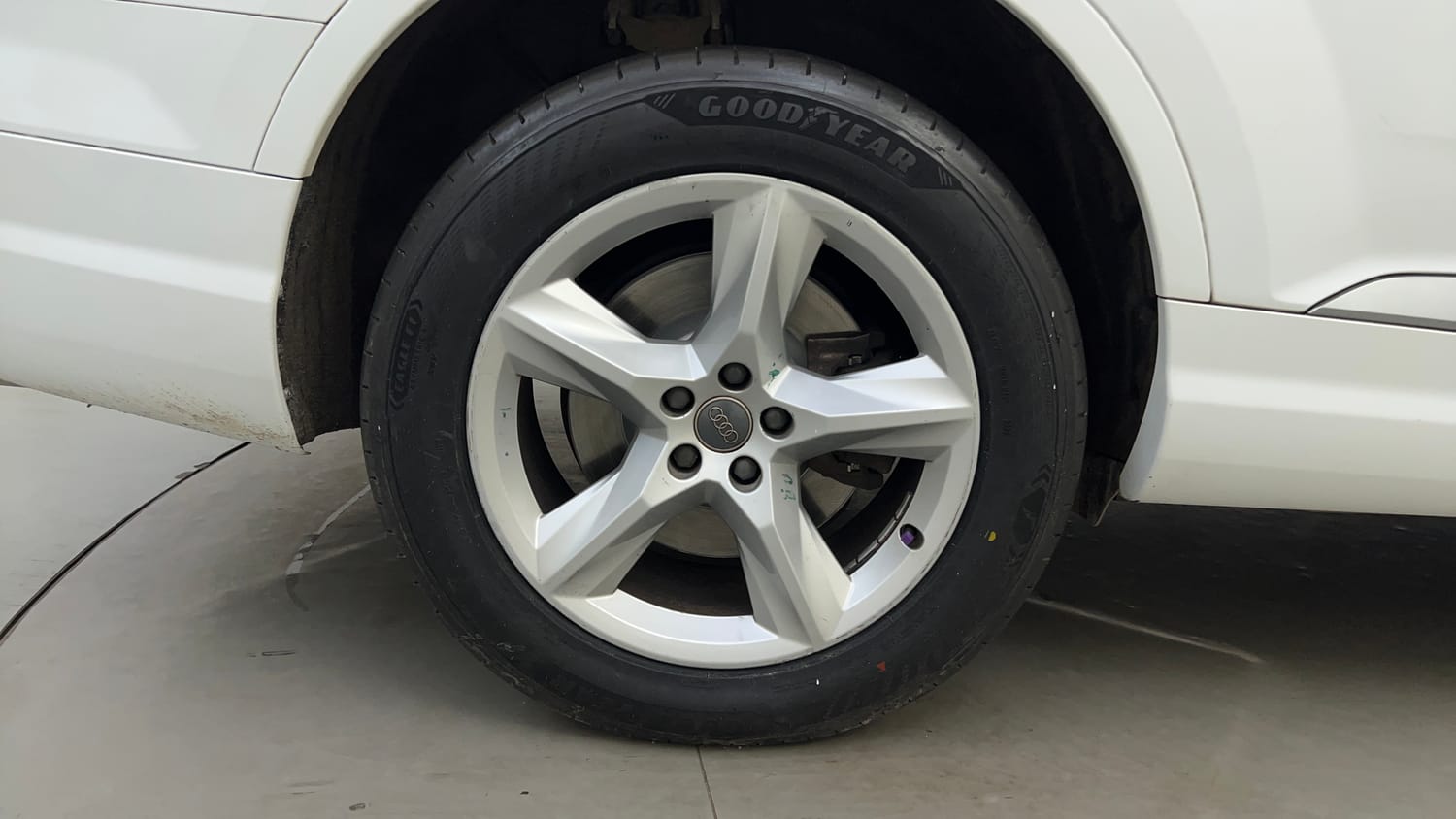 Used 2018 Audi Q7 45 TFSI Premium Plus Petrol Automatic tyres RIGHT REAR TYRE RIM VIEW