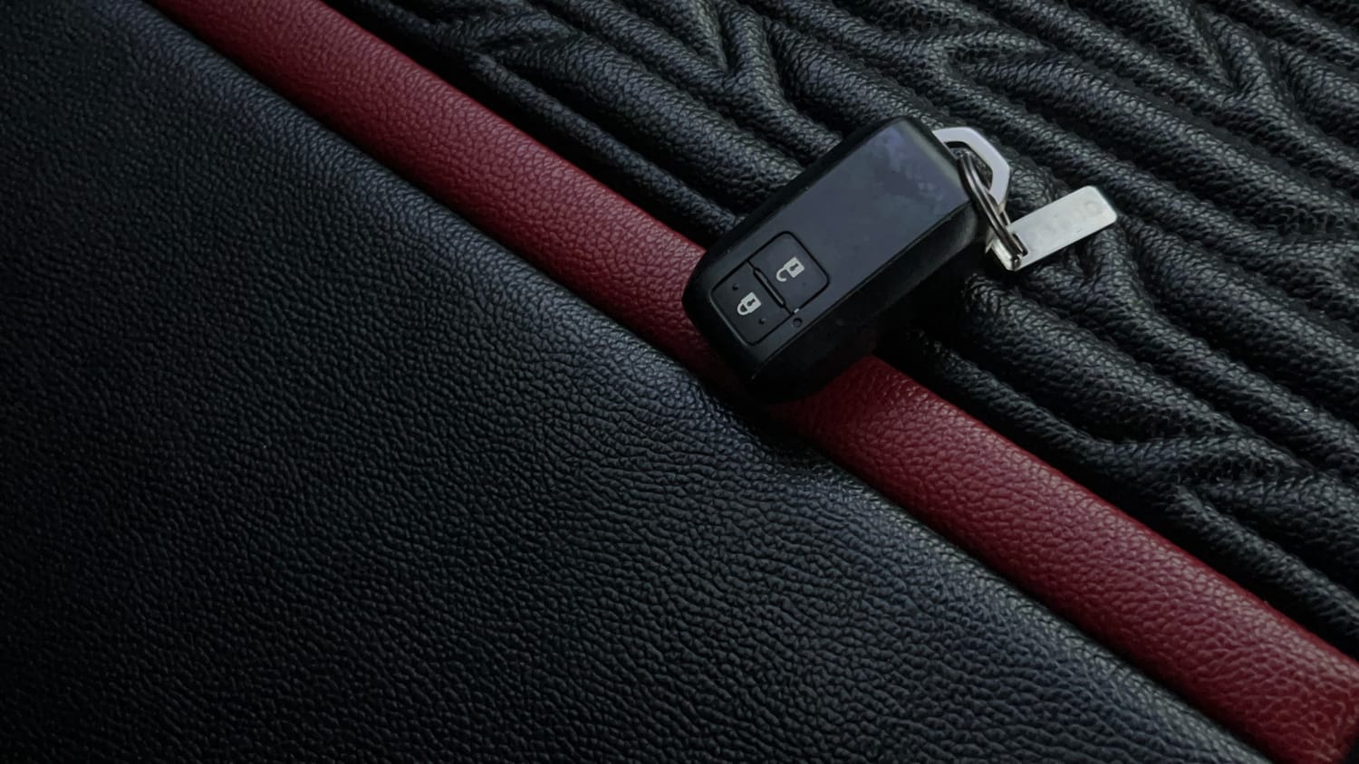 Used 2025 Maruti Suzuki Swift ZXi Plus Dual Tone AMT Petrol Automatic extra CAR KEY VIEW