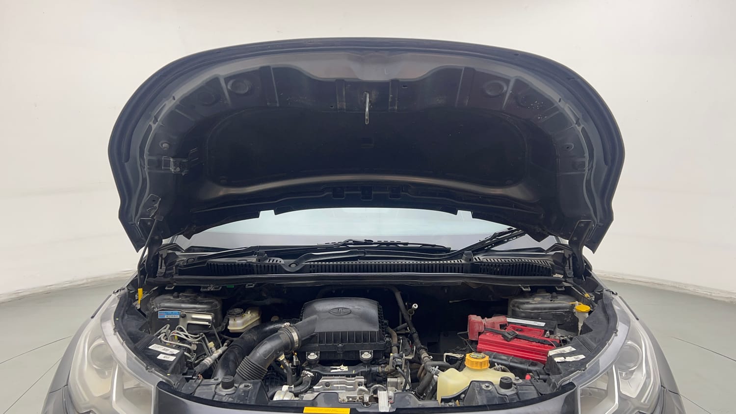 Used 2024 Tata Nexon XMA (S) Petrol Automatic engine ENGINE & BONNET OPEN FRONT VIEW