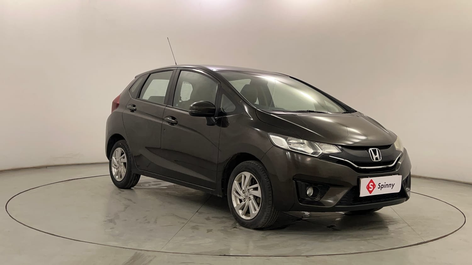 Used 2017 Honda Jazz V AT Petrol Petrol Automatic exterior RIGHT FRONT CORNER VIEW