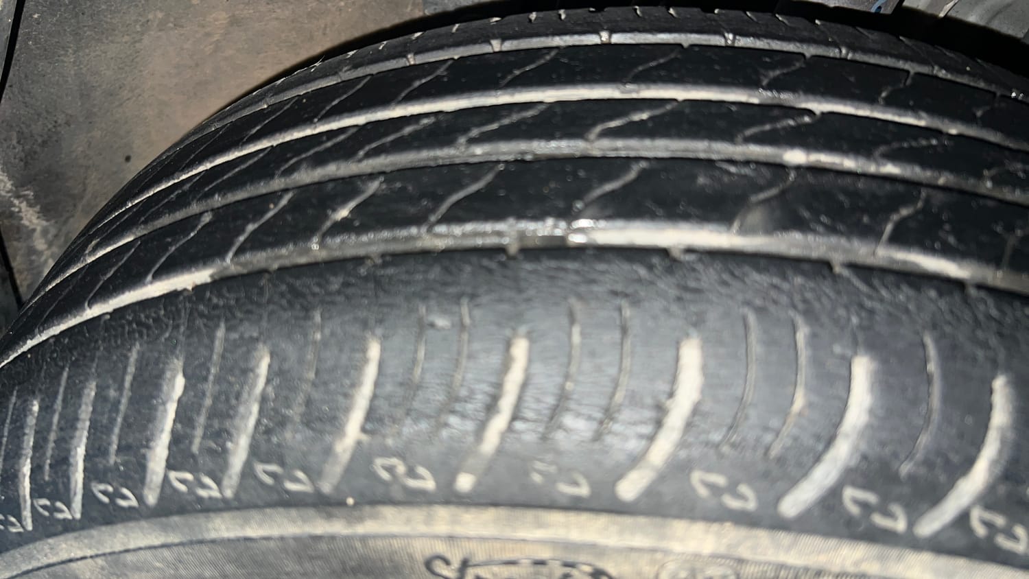 Used 2021 Nissan Magnite XL Petrol Manual tyres RIGHT FRONT TYRE TREAD VIEW