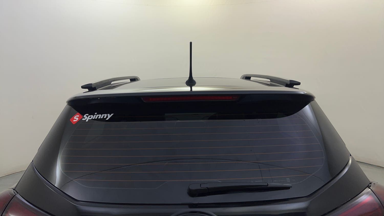 Used 2022 Mahindra XUV 300 W8 (O) 1.2 Petrol Petrol Manual exterior BACK WINDSHIELD VIEW