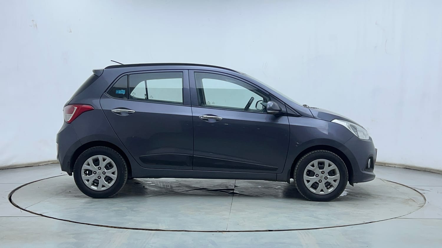 Used 2014 Hyundai Grand i10 Sportz AT 1.2 Kappa VTVT Petrol Automatic exterior RIGHT SIDE VIEW