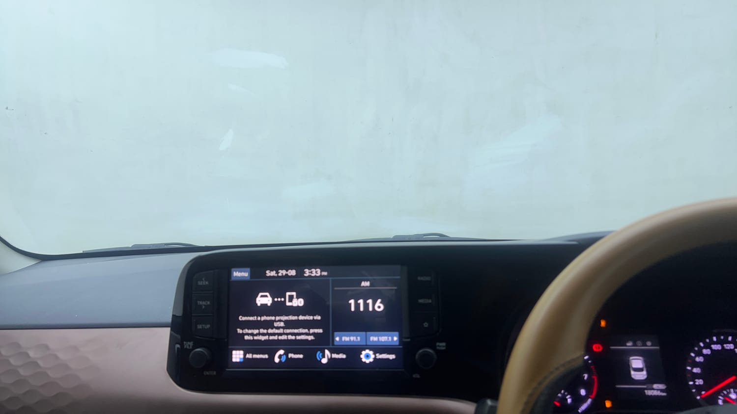 Used 2024 Hyundai Aura SX 1.2 CNG Cng Manual top_features Integrated (in-dash) music system