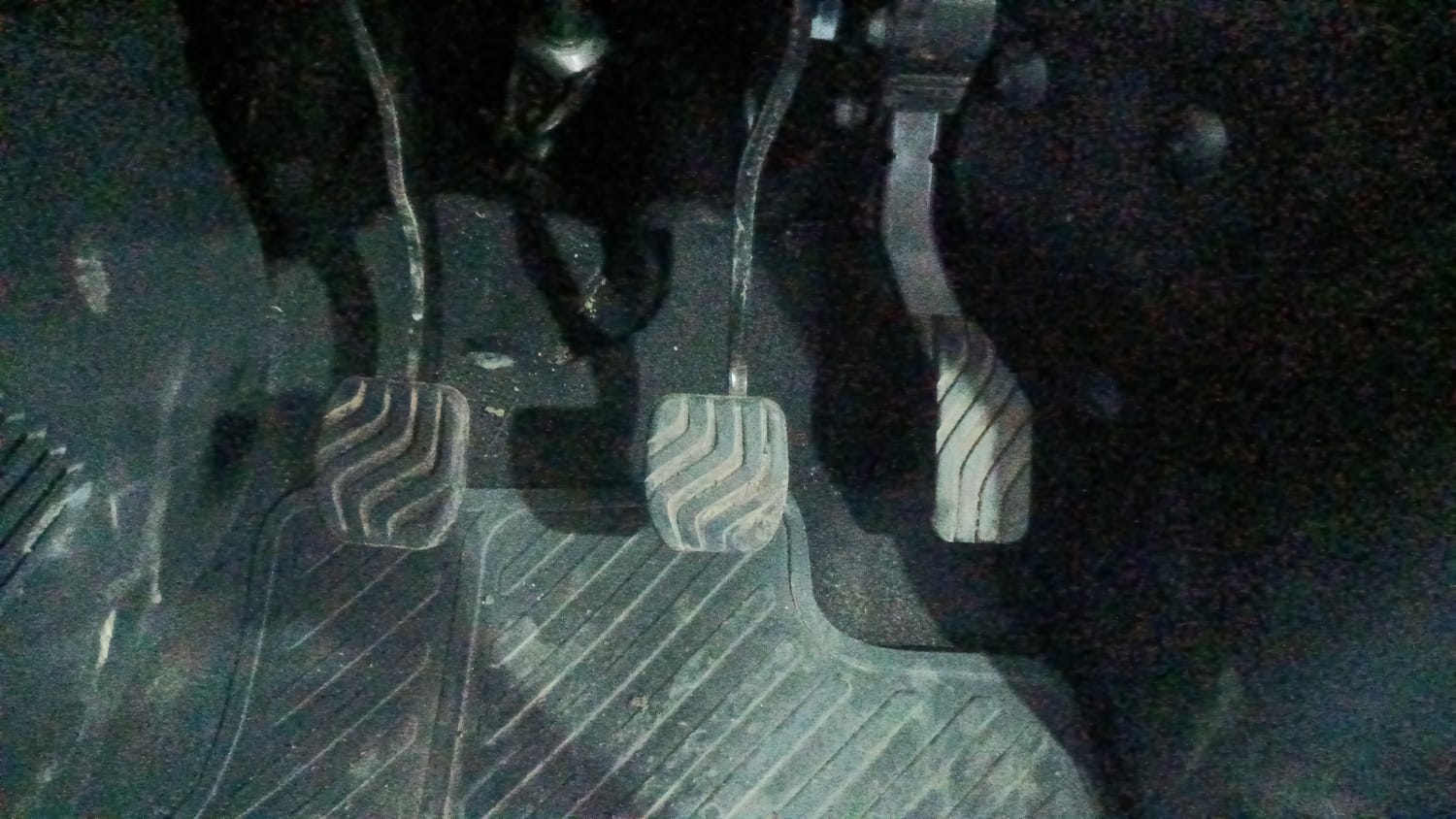 Used 2025 Nissan Magnite Tekna B4D 1.0 Petrol MT Petrol Manual interior PEDALS VIEW
