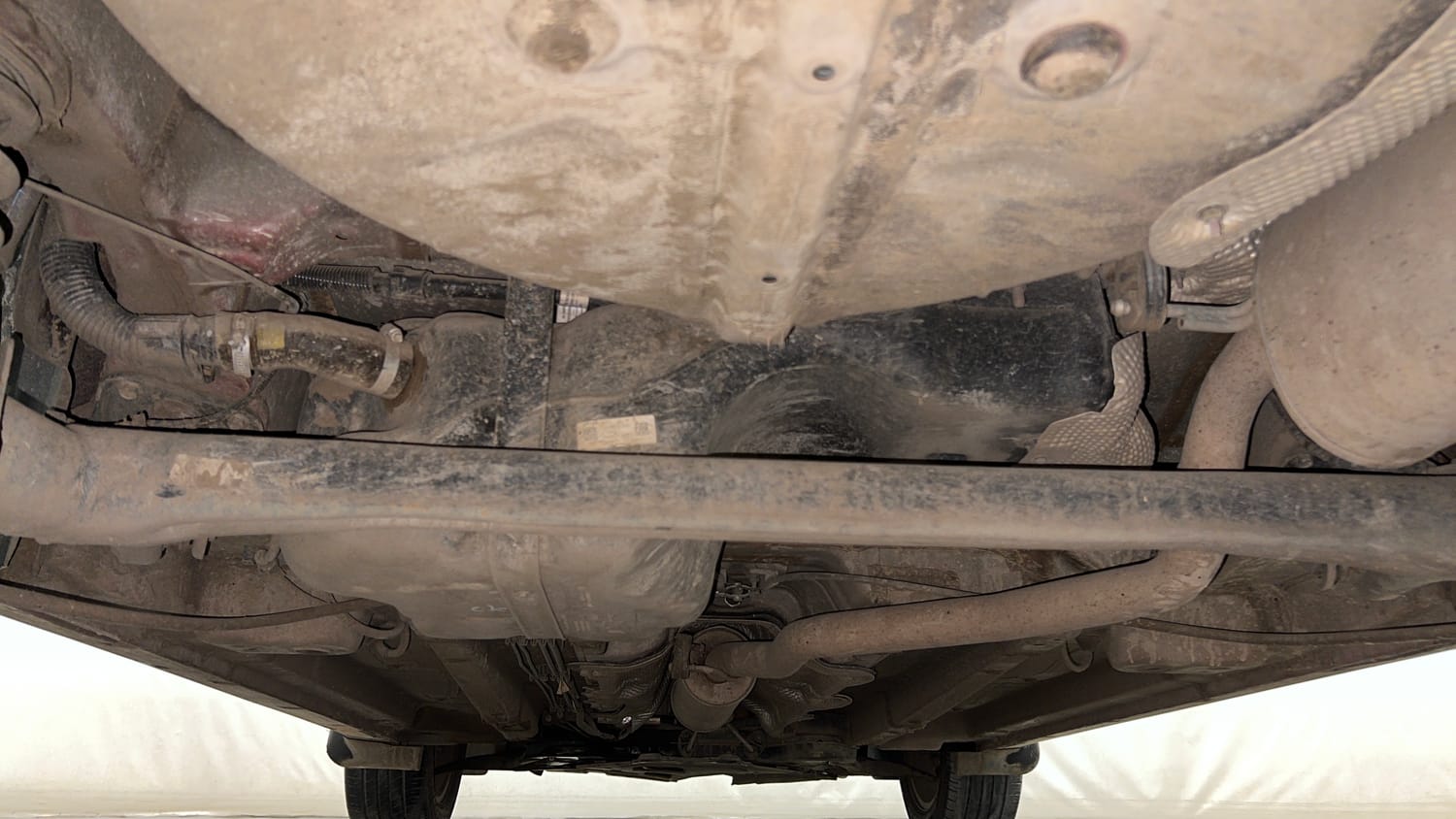 Used 2021 Mahindra XUV 300 W8 (O) 1.5 Diesel AMT Dual Tone Diesel Automatic extra REAR UNDERBODY VIEW (TAKEN FROM REAR)