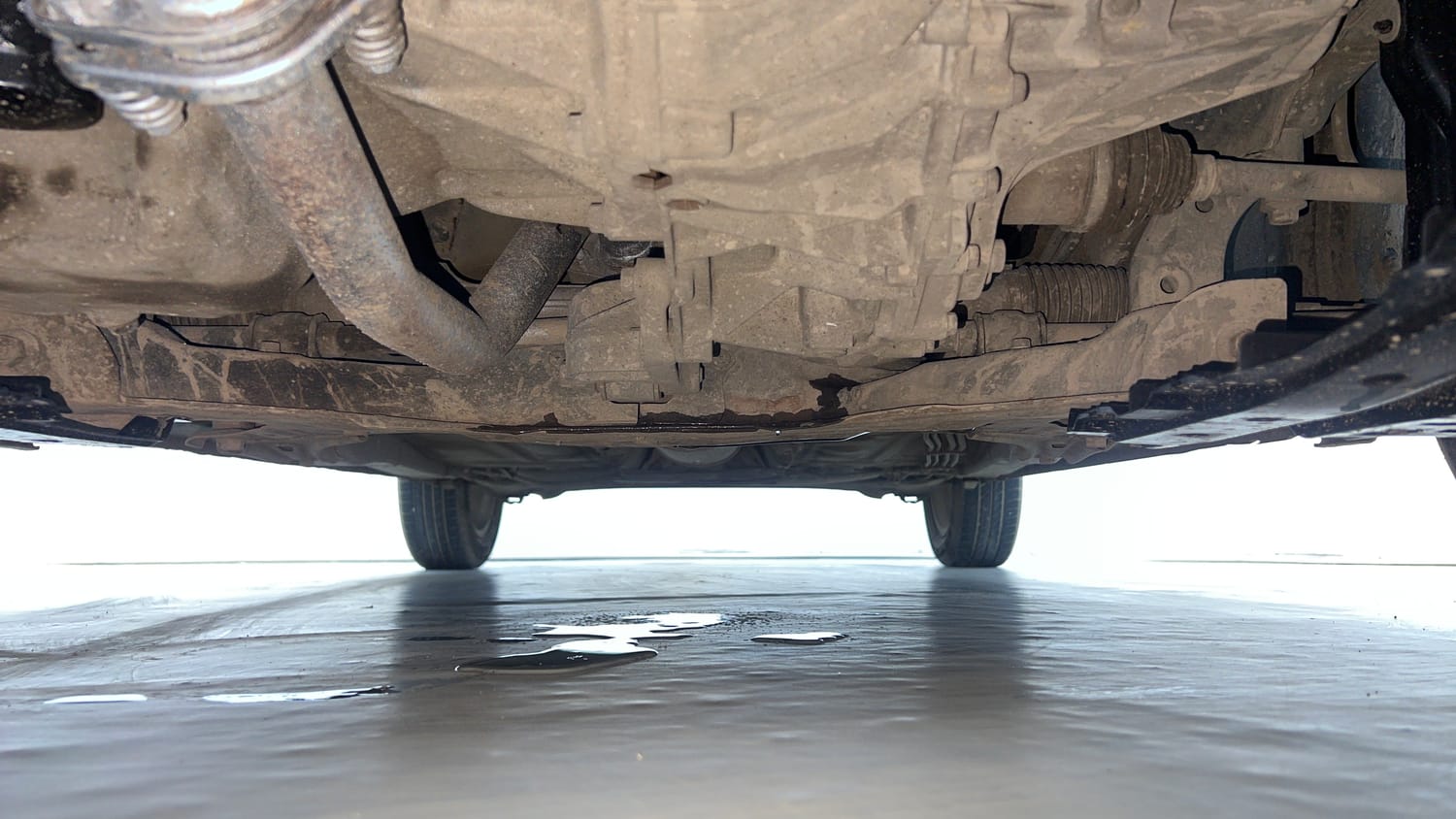 Used 2018 Maruti Suzuki Swift ZXi AMT Petrol Automatic extra FRONT LEFT UNDERBODY VIEW