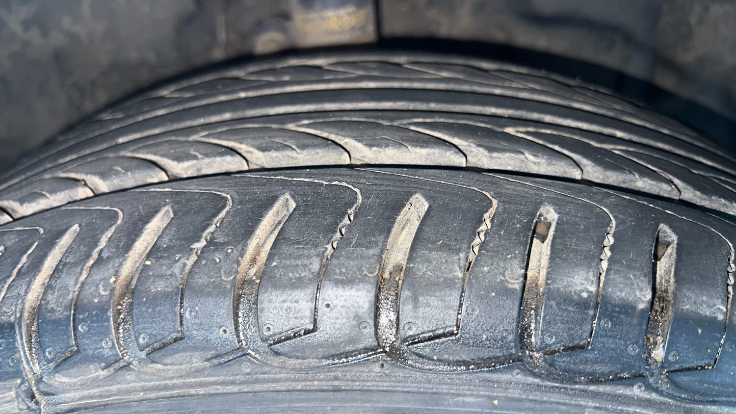 Used 2016 Ford EcoSport Titanium 1.5L Ti-VCT AT Petrol Automatic tyres RIGHT FRONT TYRE TREAD VIEW