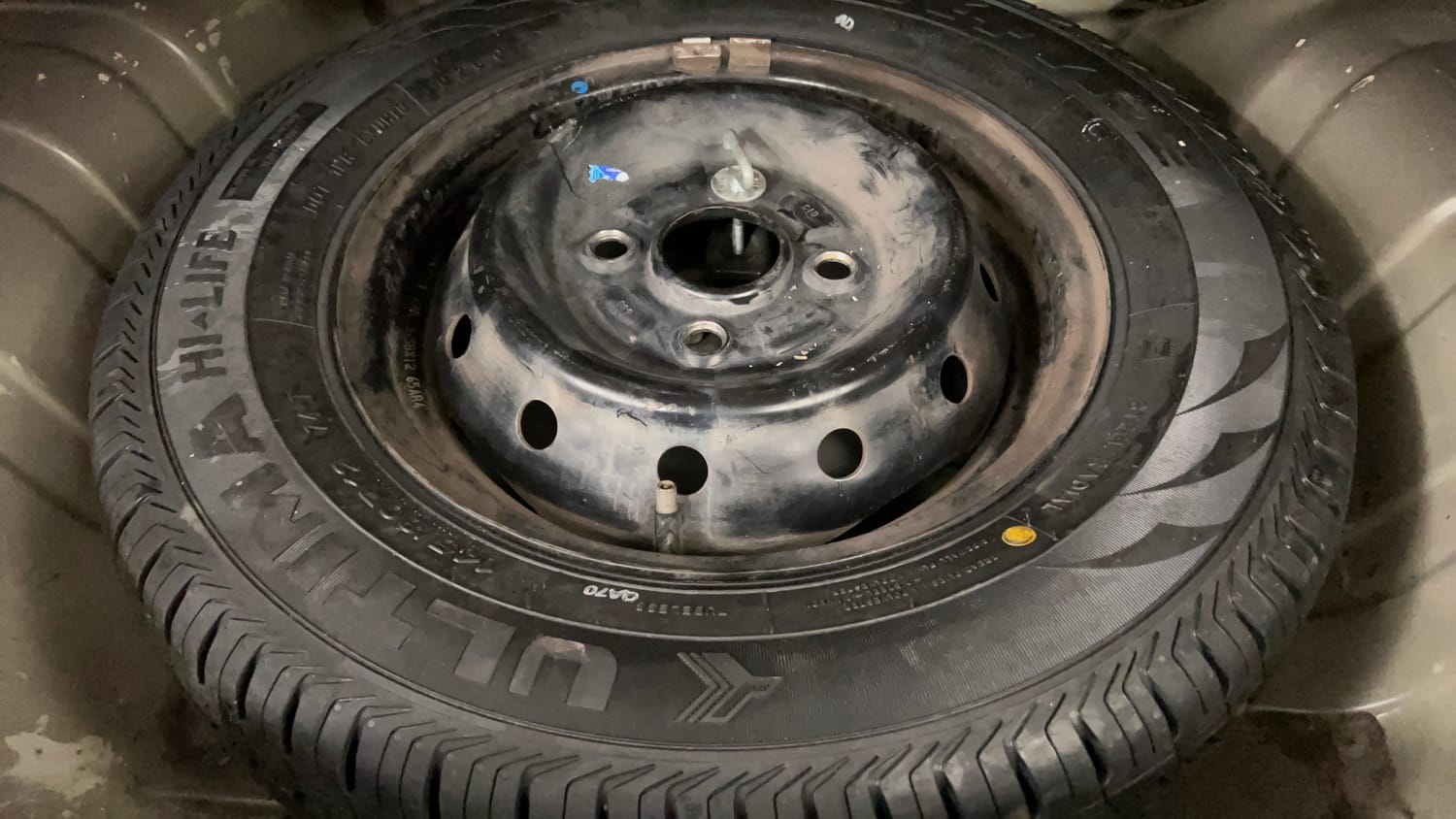Used 2019 Maruti Suzuki Alto 800 VXi Petrol Manual tyres SPARE TYRE VIEW