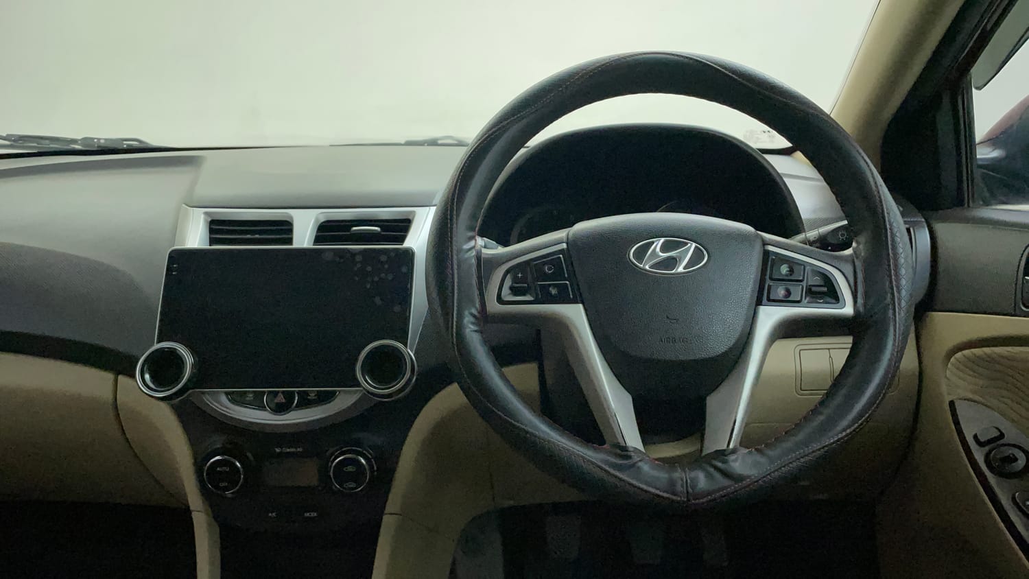 Used 2014 Hyundai Verna Fluidic 1.6 VTVT SX Petrol Manual interior STEERING VIEW