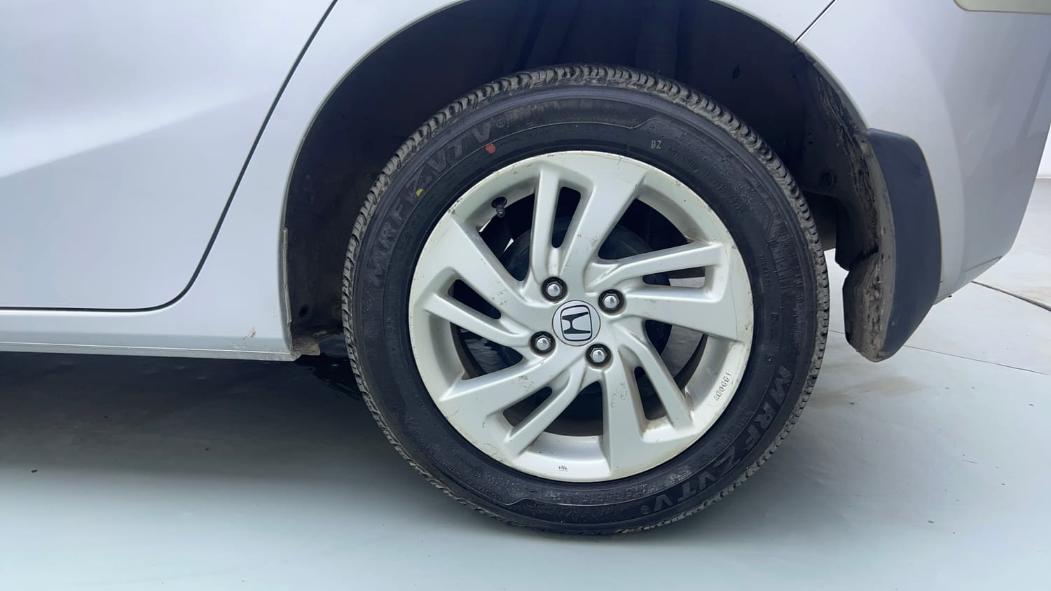 Used 2015 Honda Jazz VX Petrol Petrol Manual tyres LEFT REAR TYRE RIM VIEW