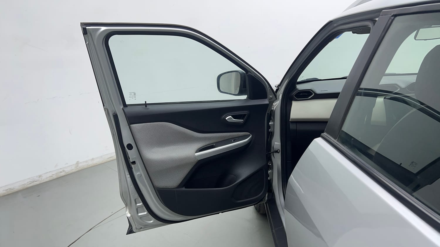 Used 2021 Nissan Magnite XL Petrol Manual interior LEFT FRONT DOOR OPEN VIEW