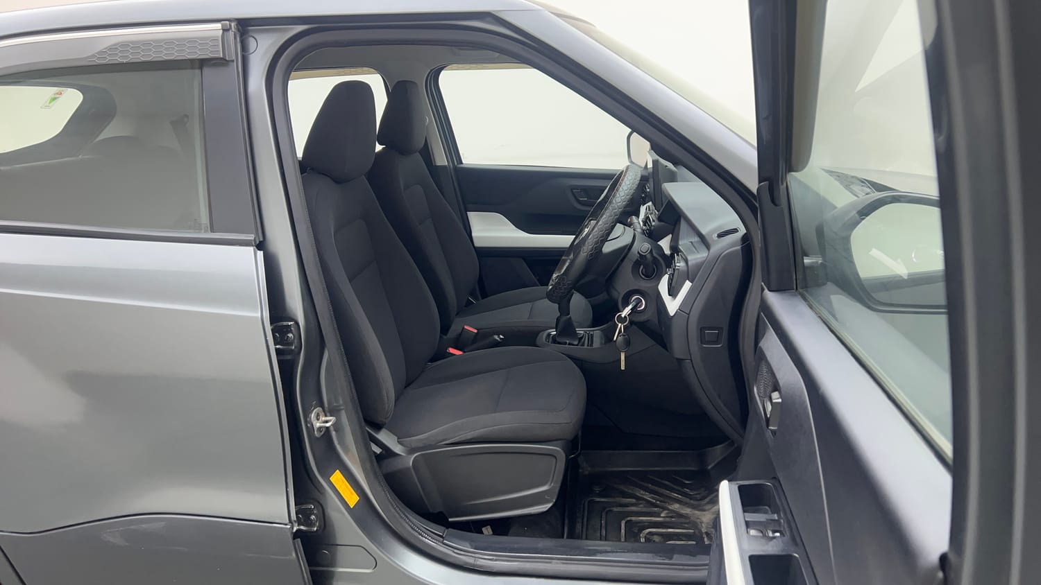 Used 2022 Tata Punch Pure MT Petrol Manual interior RIGHT SIDE FRONT DOOR CABIN VIEW