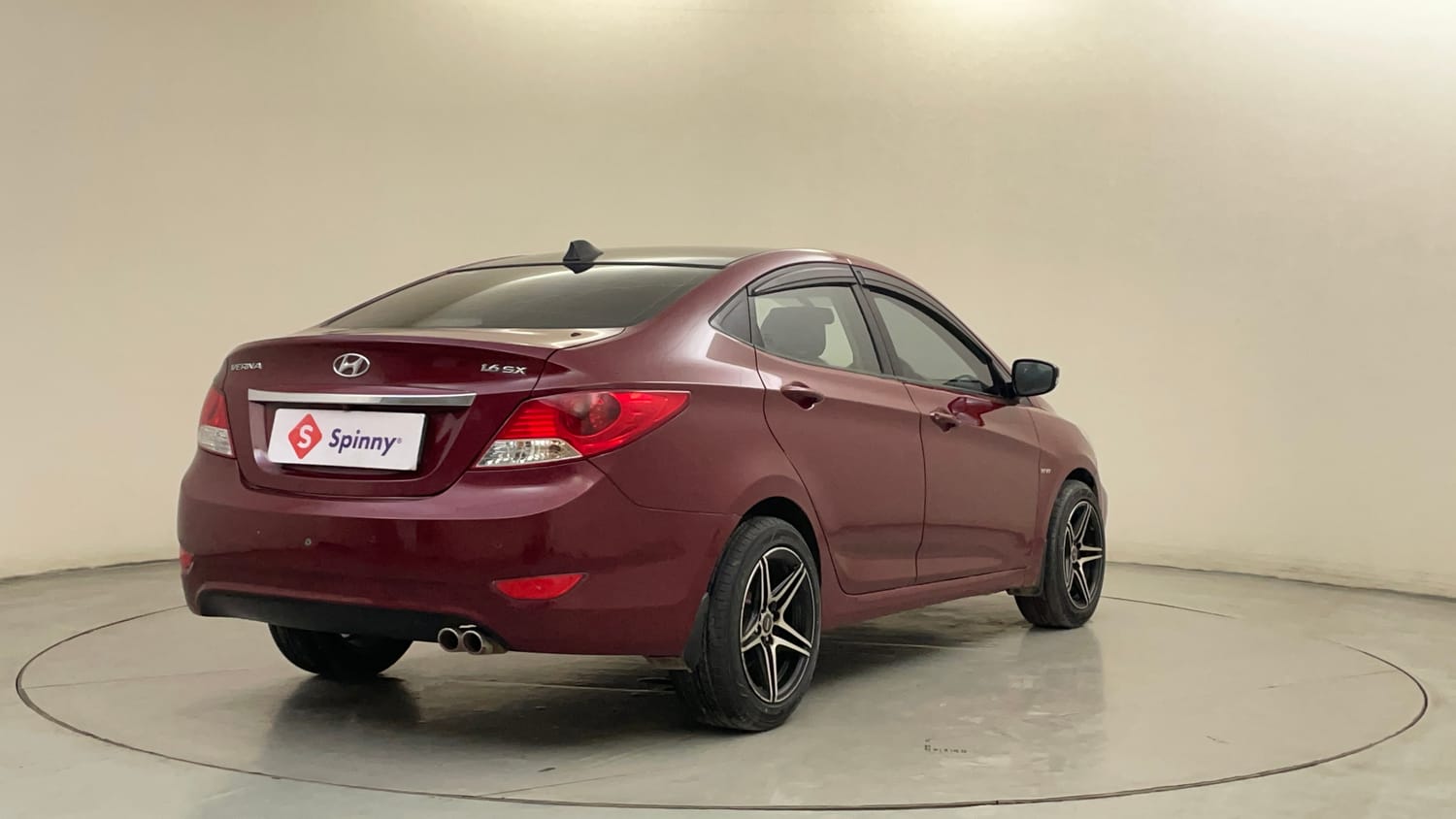 Used 2014 Hyundai Verna Fluidic 1.6 VTVT SX Petrol Manual exterior RIGHT REAR CORNER VIEW