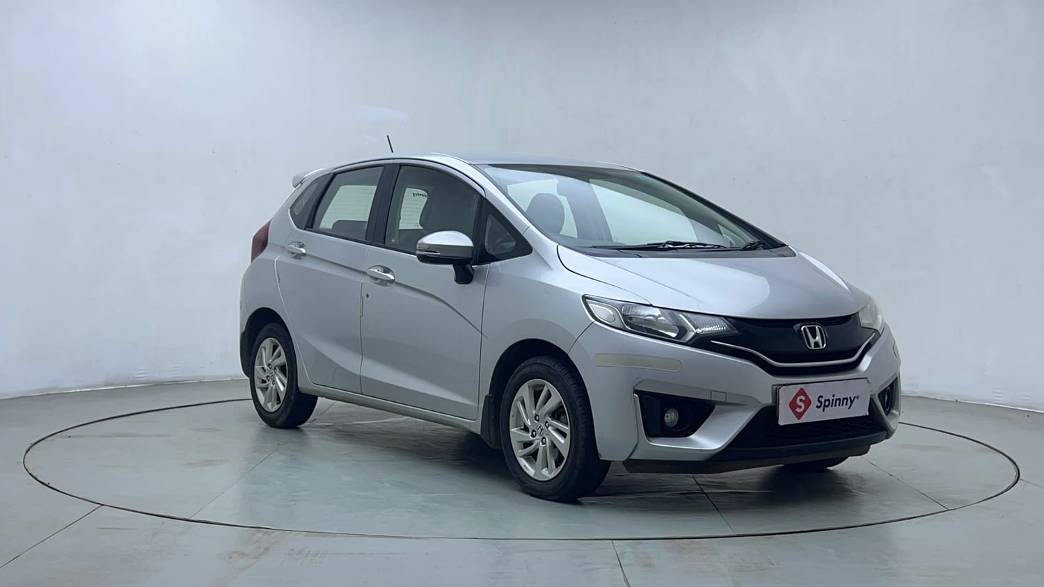 Used 2015 Honda Jazz VX Petrol Petrol Manual exterior RIGHT FRONT CORNER VIEW