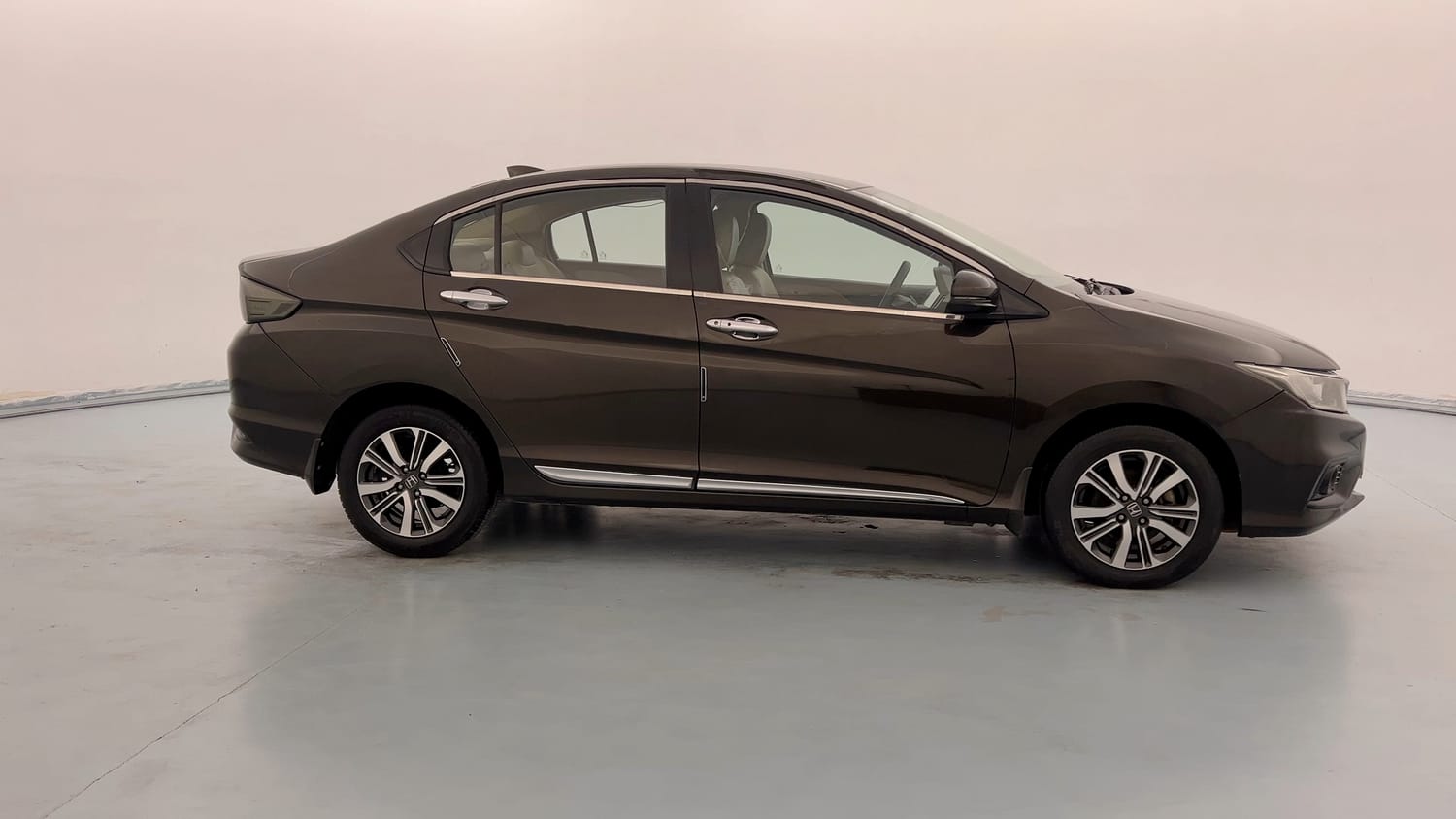 Used 2018 Honda City V Petrol Petrol Manual exterior RIGHT SIDE VIEW