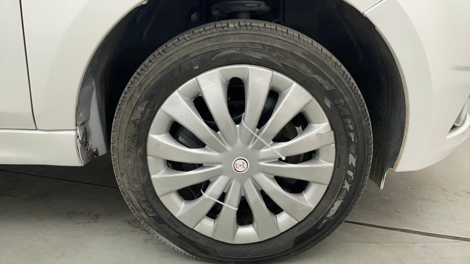 Used 2019 Tata Tiago Revotron XZ Petrol Manual tyres RIGHT FRONT TYRE RIM VIEW
