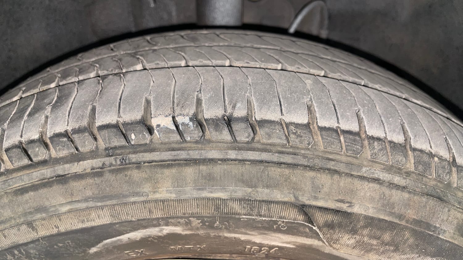 Used 2019 Tata Tiago Revotron XZ Petrol Manual tyres RIGHT FRONT TYRE TREAD VIEW