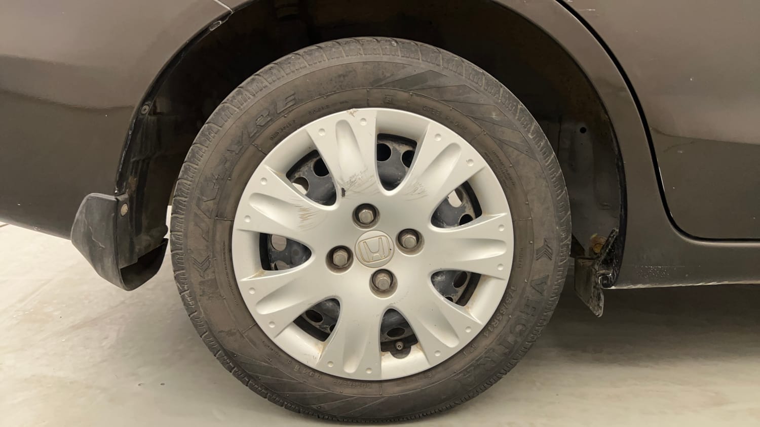 Used 2018 Honda Amaze 1.2 S i-VTEC Opt Petrol Manual tyres RIGHT REAR TYRE RIM VIEW