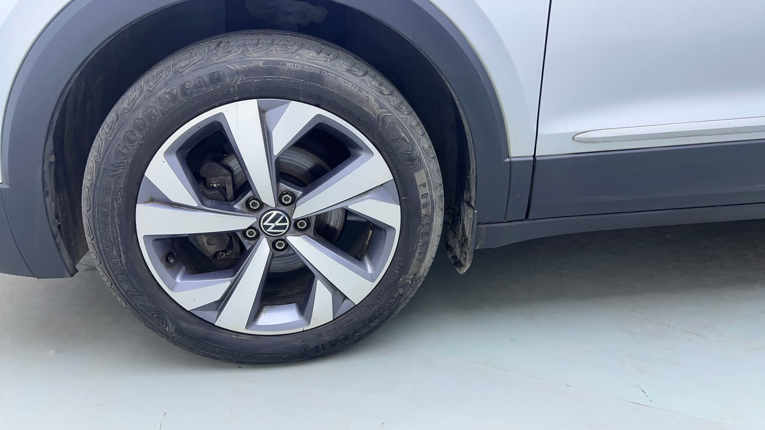 Used 2022 Volkswagen Taigun Topline 1.0 TSI MT Petrol Manual tyres LEFT FRONT TYRE RIM VIEW
