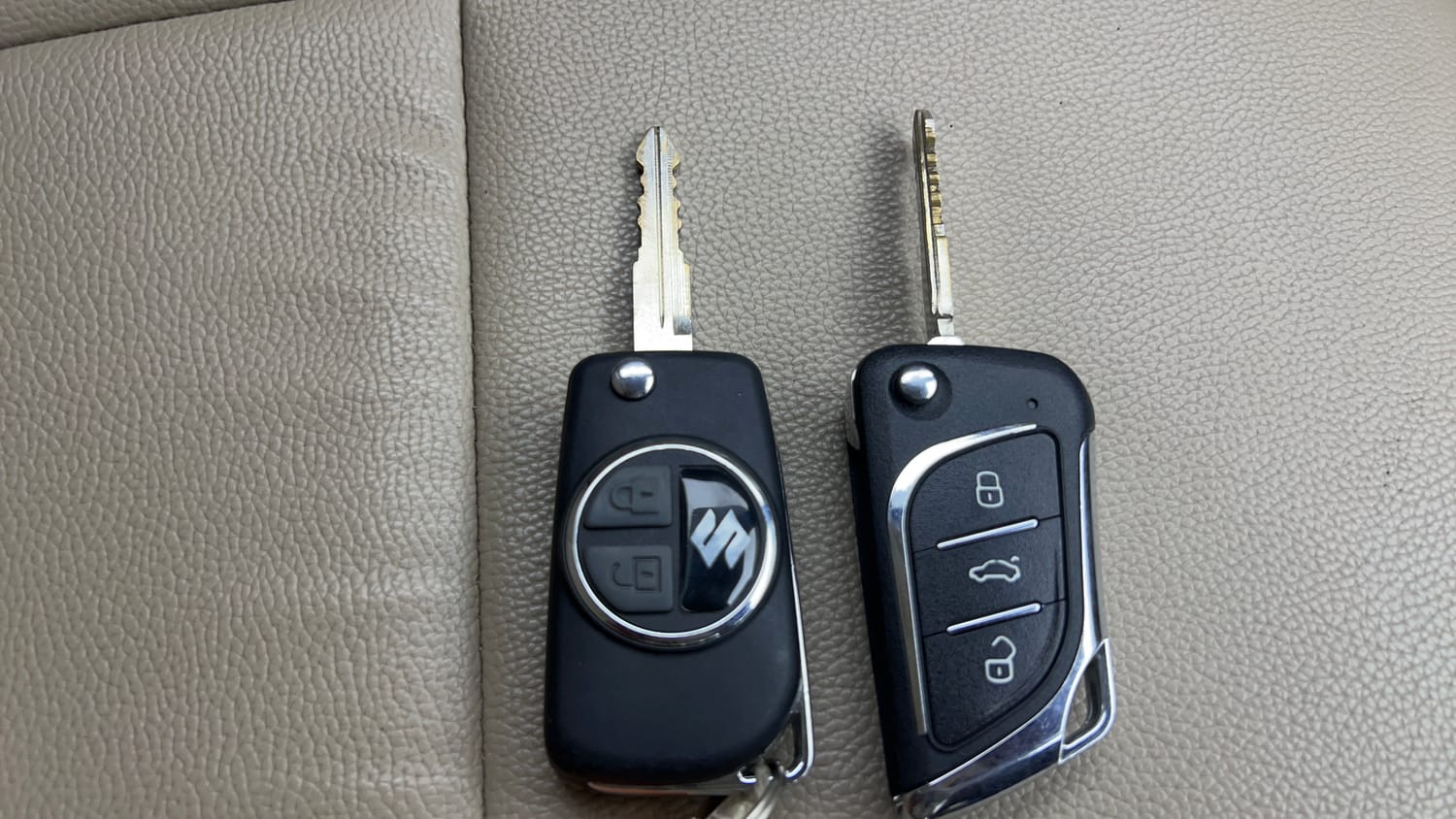 Used 2015 Maruti Suzuki Swift Dzire VXI Petrol Manual extra CAR KEY VIEW
