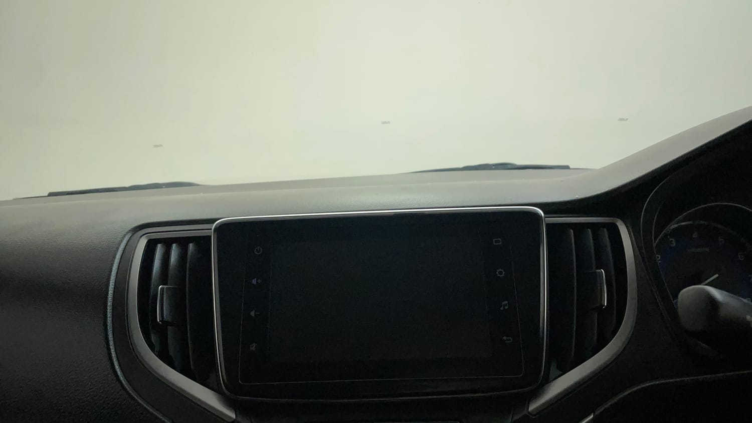Used 2019 Maruti Suzuki Baleno Zeta Petrol Manual top_features Touch screen infotainment system