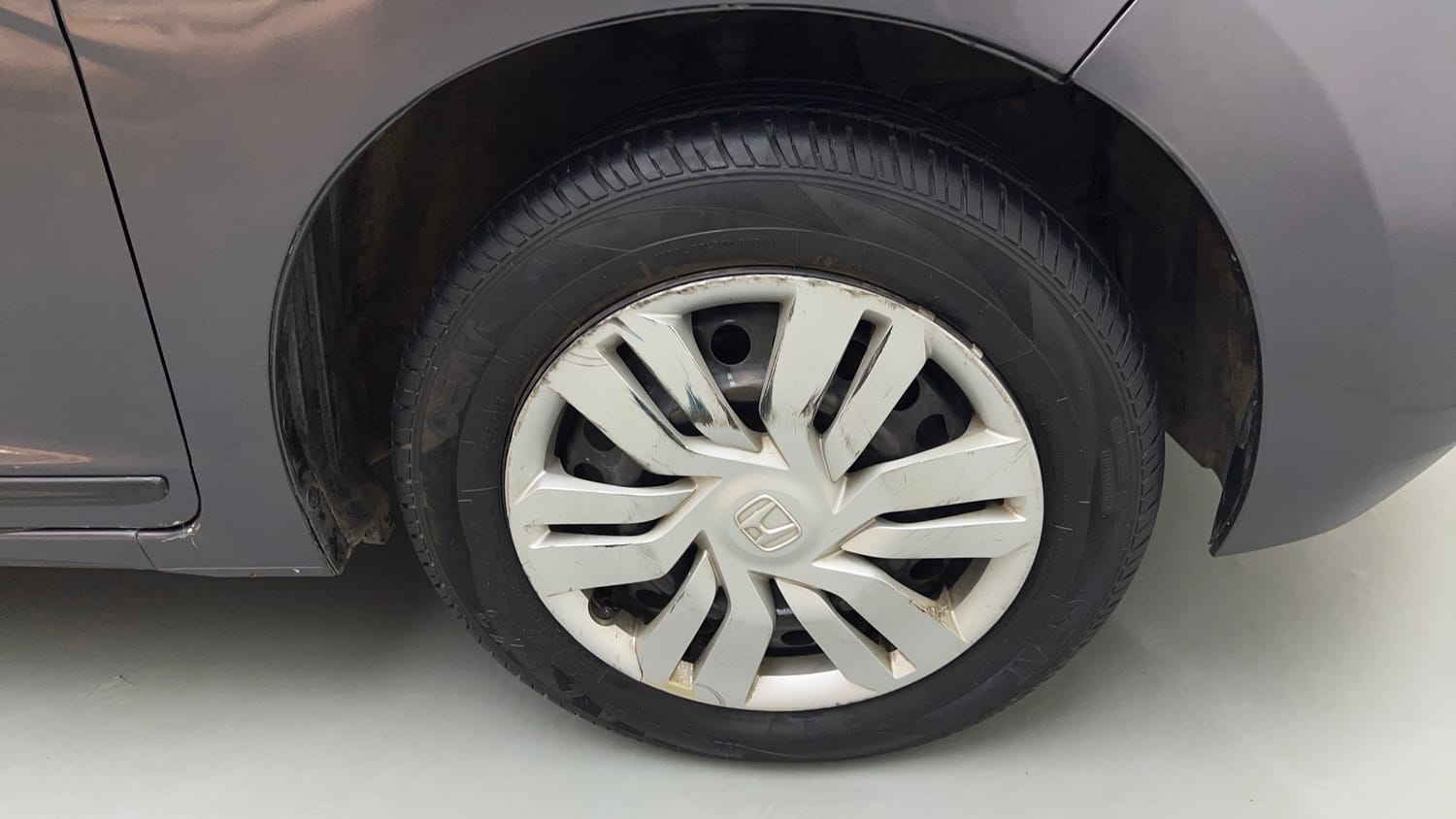 Used 2017 Honda Jazz S Petrol Petrol Manual tyres RIGHT FRONT TYRE RIM VIEW