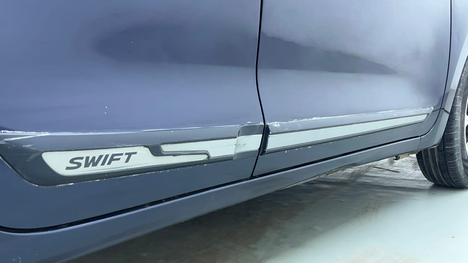 Used 2018 Maruti Suzuki Swift ZXi AMT Petrol Automatic dents MINOR DENT