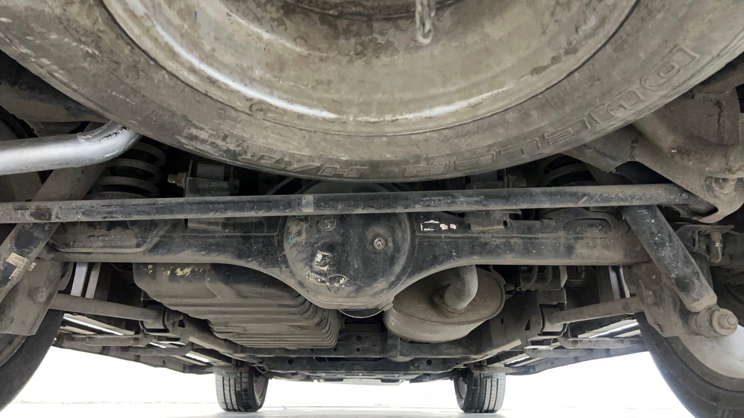 Used 2018 Tata Hexa XT 4x2 7 STR Diesel Manual extra REAR UNDERBODY VIEW (TAKEN FROM REAR)