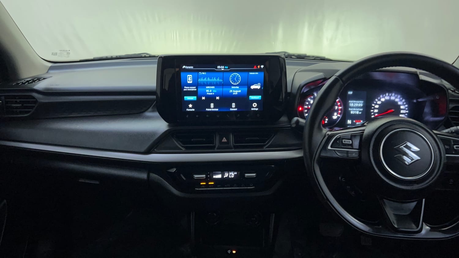 Used 2025 Maruti Suzuki Swift ZXi Plus Dual Tone AMT Petrol Automatic interior MUSIC SYSTEM & AC CONTROL VIEW