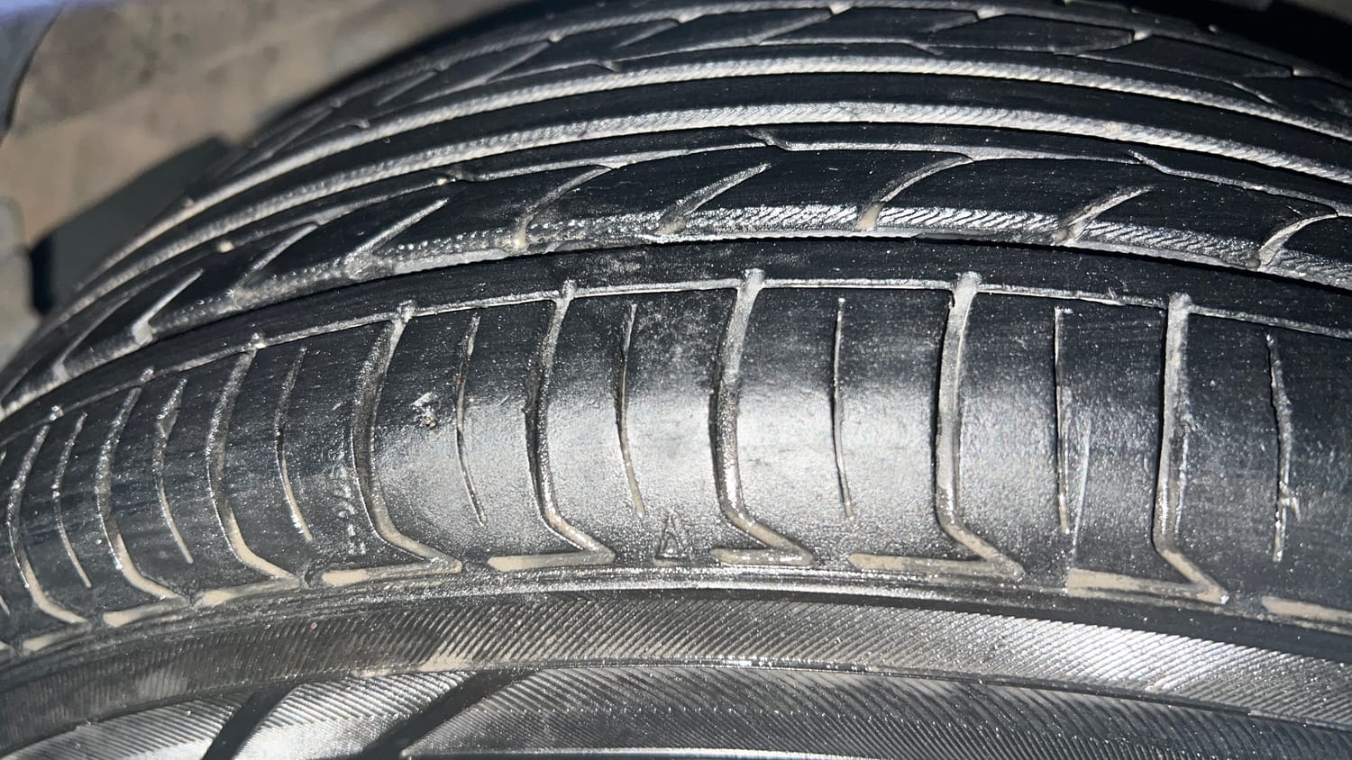 Used 2021 Hyundai Grand i10 Nios Magna 1.2 Kappa VTVT Petrol Manual tyres RIGHT FRONT TYRE TREAD VIEW