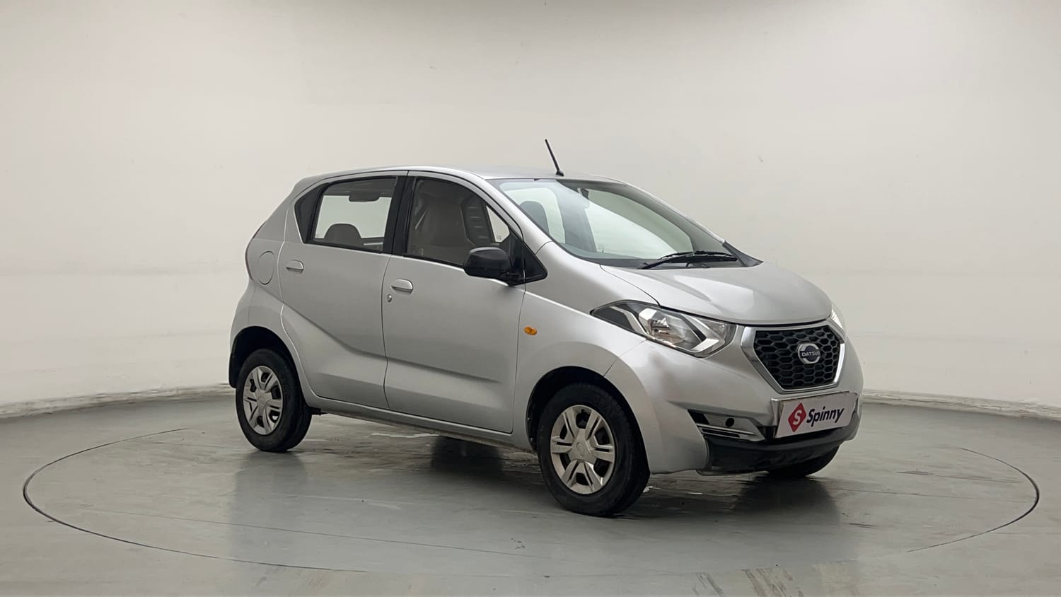 Used 2017 Datsun Redi-GO S Petrol Manual exterior RIGHT FRONT CORNER VIEW