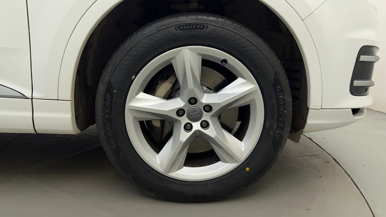 Used 2018 Audi Q7 45 TFSI Premium Plus Petrol Automatic tyres RIGHT FRONT TYRE RIM VIEW