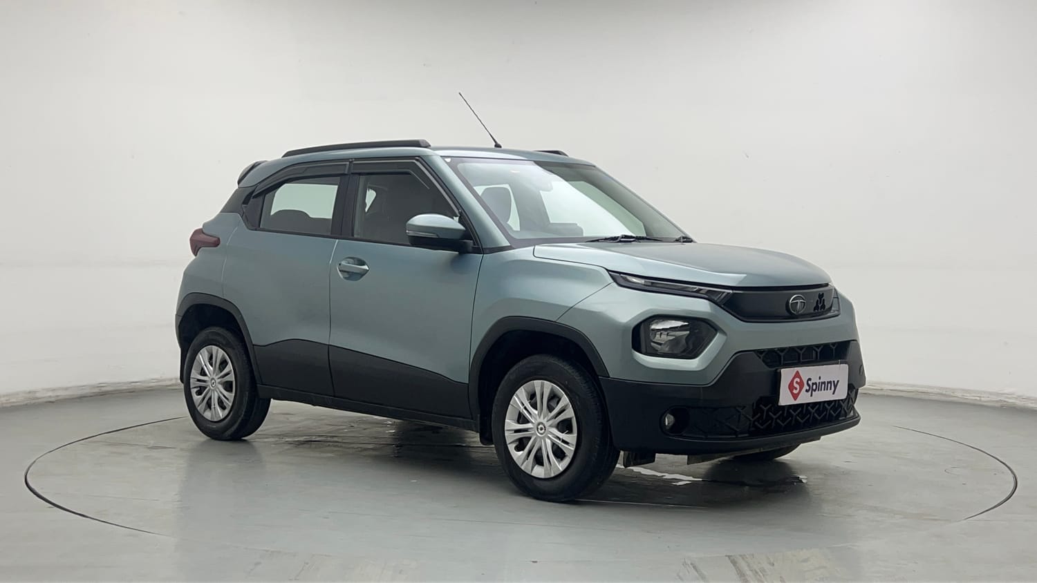 Used 2021 Tata Punch Adventure AMT Petrol Automatic exterior RIGHT FRONT CORNER VIEW