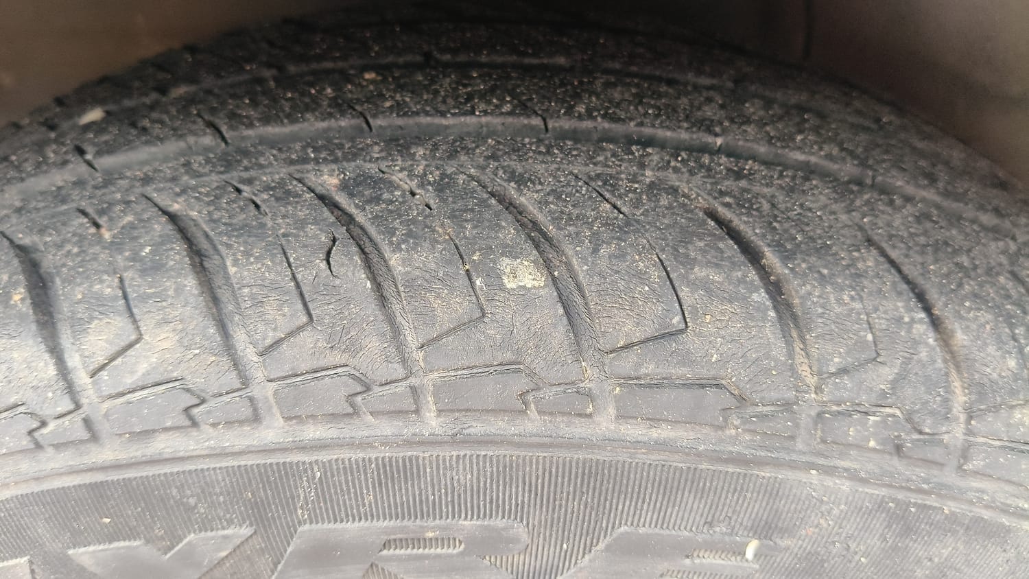 Used 2024 Hyundai Exter SX 1.2 MT Petrol Manual tyres RIGHT REAR TYRE TREAD VIEW