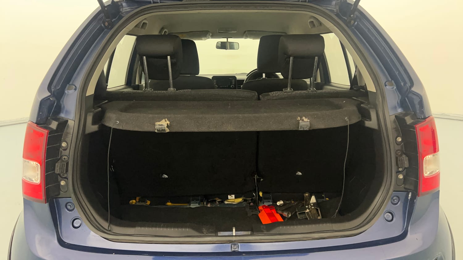 Used 2022 Maruti Suzuki Ignis Delta 1.2 MT Petrol Manual interior DICKY INSIDE VIEW