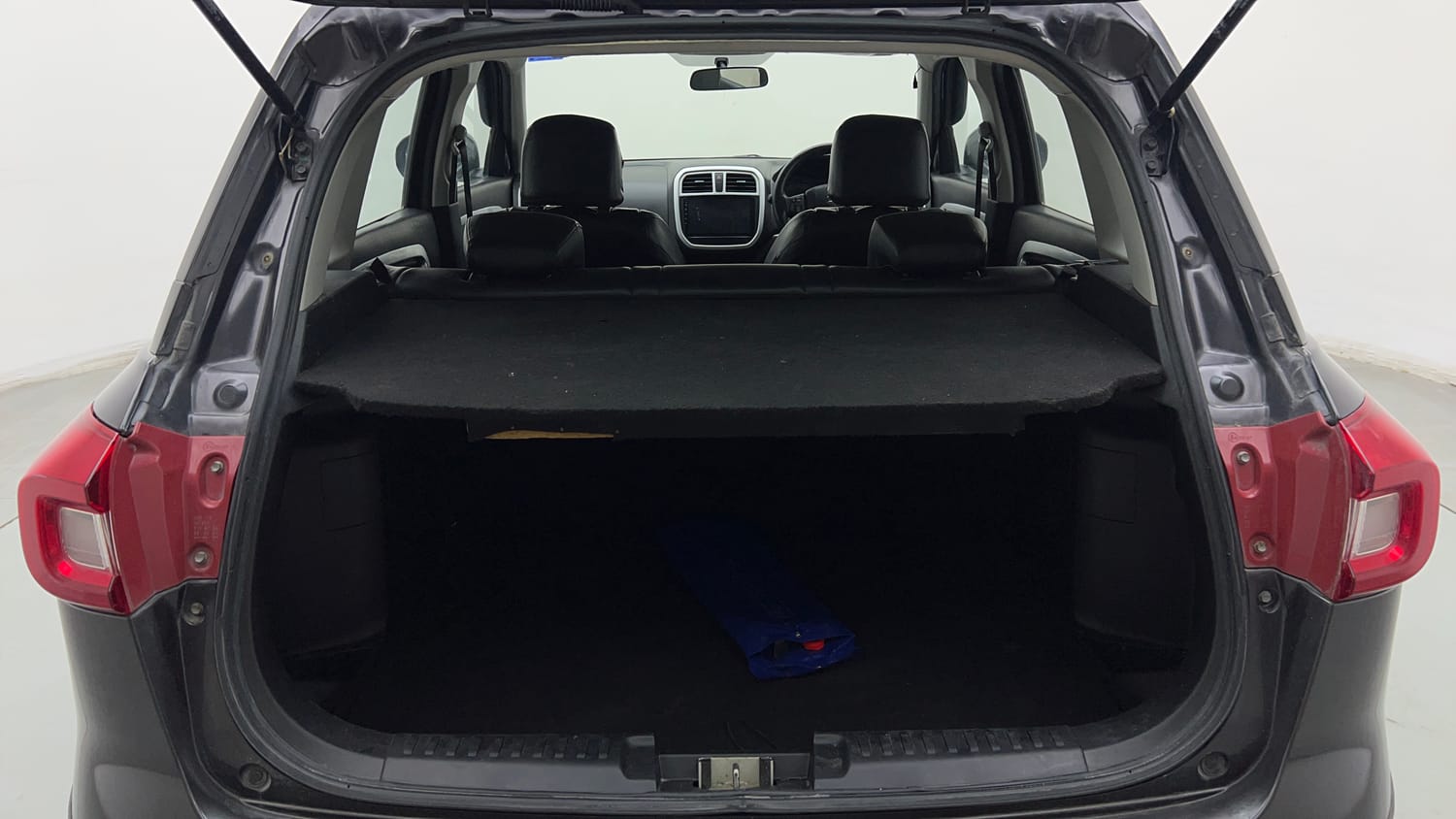 Used 2022 maruti-suzuki Vitara Brezza VXi Petrol Manual interior DICKY INSIDE VIEW