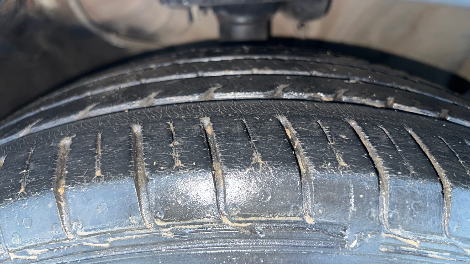 Used 2020 Kia Seltos HTX IVT 1.5 Petrol Automatic tyres RIGHT FRONT TYRE TREAD VIEW