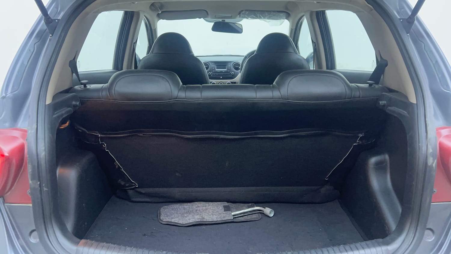 Used 2014 Hyundai Grand i10 Sportz AT 1.2 Kappa VTVT Petrol Automatic interior DICKY INSIDE VIEW