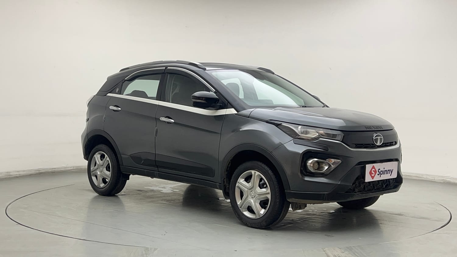 Used 2024 Tata Nexon XMA (S) Petrol Automatic exterior RIGHT FRONT CORNER VIEW