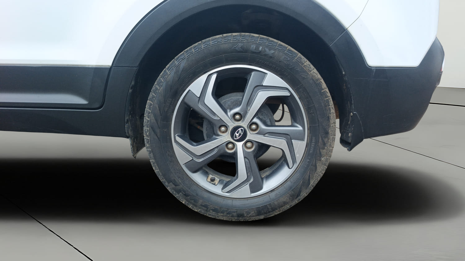 Used 2019 Hyundai Creta SX 1.6 AT CRDi Diesel Automatic tyres LEFT REAR TYRE RIM VIEW