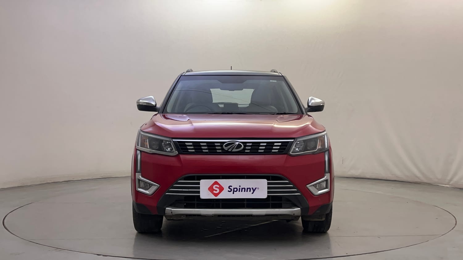 Used 2021 Mahindra XUV 300 W8 (O) 1.5 Diesel AMT Dual Tone Diesel Automatic exterior FRONT VIEW