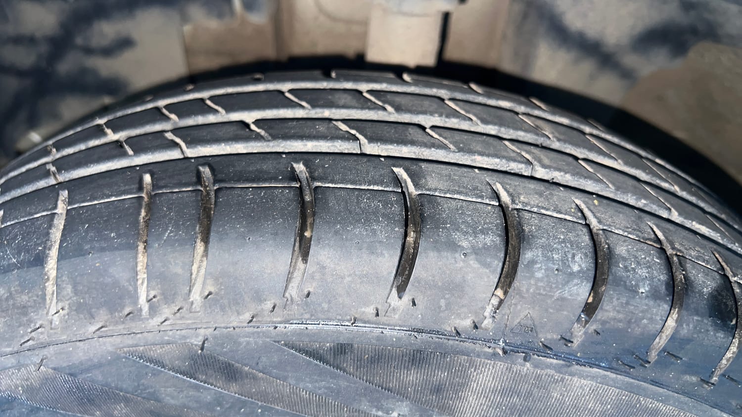 Used 2017 Renault Kwid RXT Petrol Manual tyres LEFT FRONT TYRE TREAD VIEW