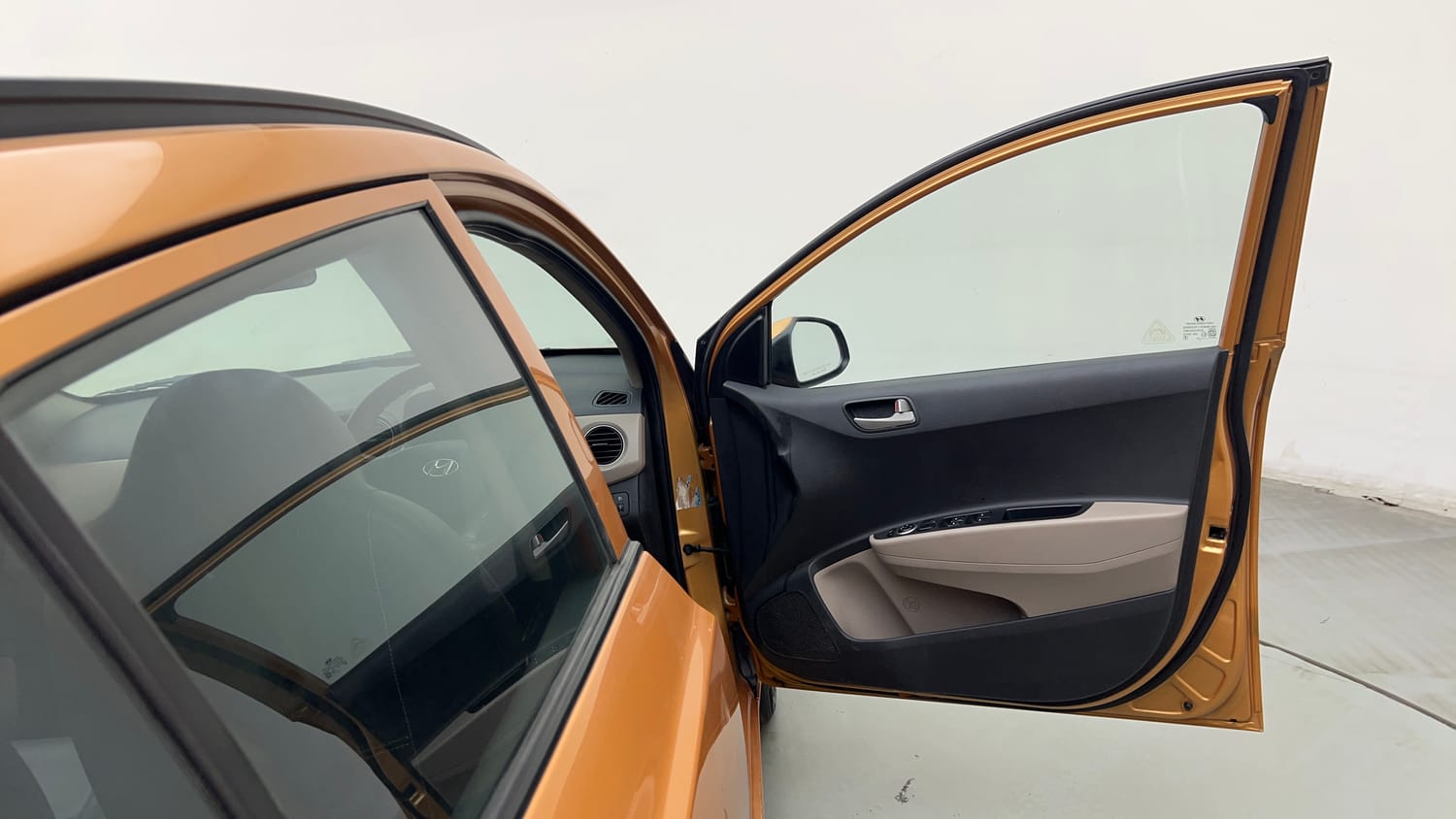 Used 2014 null Petrol Manual interior RIGHT FRONT DOOR OPEN VIEW