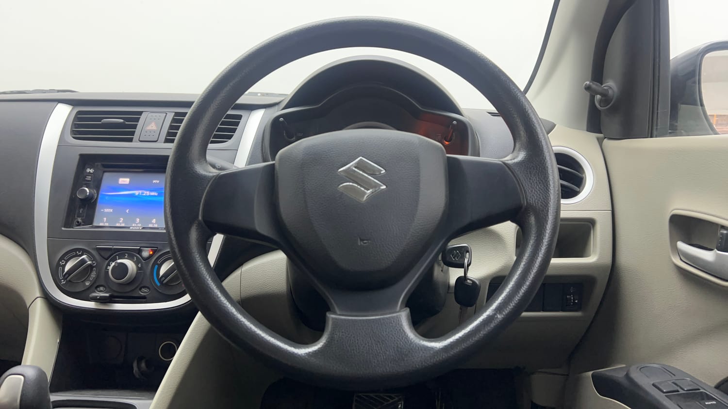 Used 2015 Maruti Suzuki Celerio VXi AMT Petrol Automatic interior STEERING VIEW