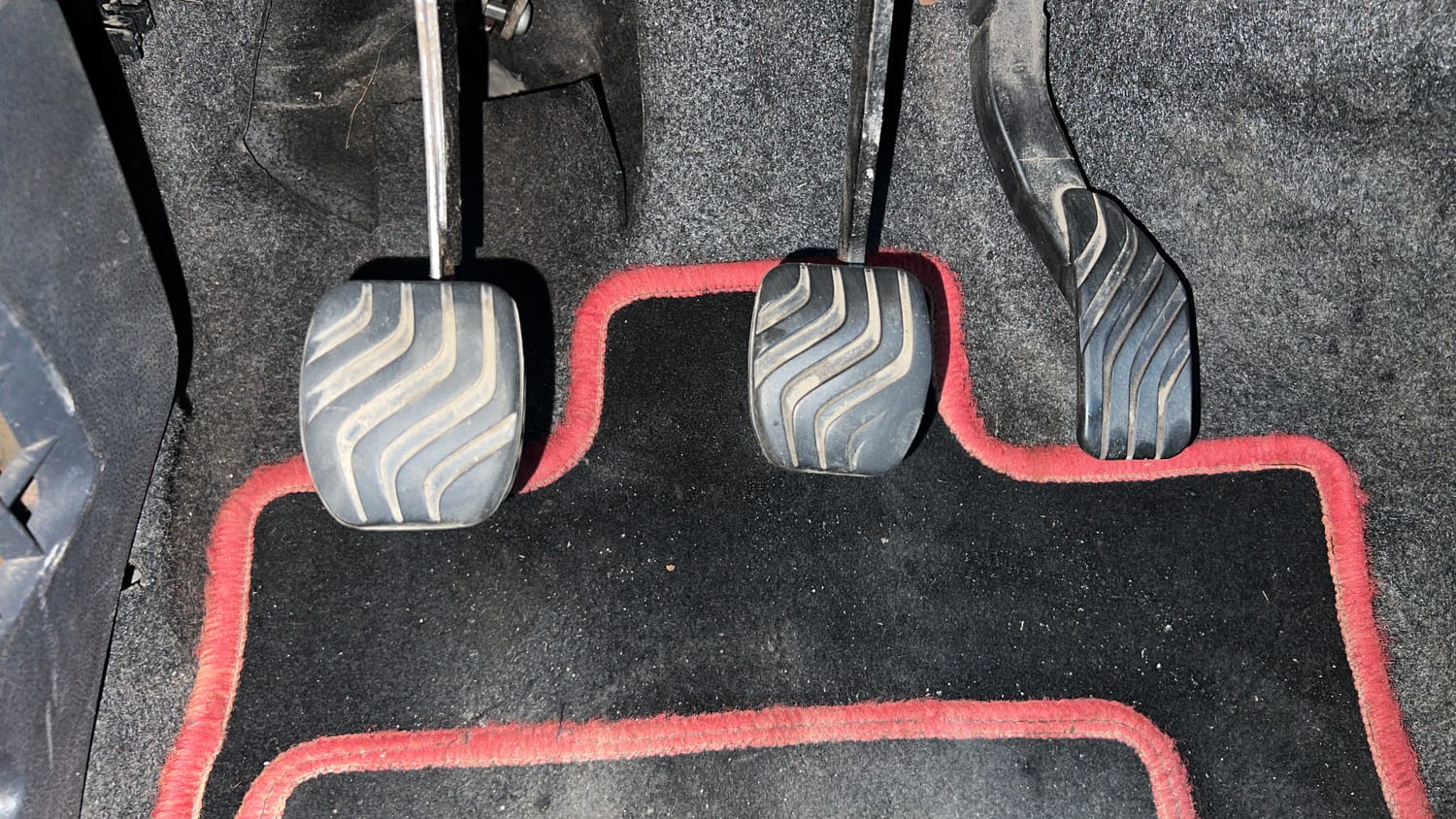 Used 2017 Renault Kwid RXT Petrol Manual interior PEDALS VIEW