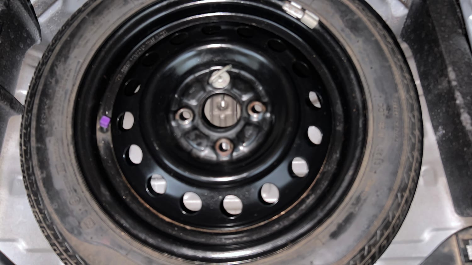 Used 2013 Maruti Suzuki Wagon R VXI Petrol Manual tyres SPARE TYRE VIEW