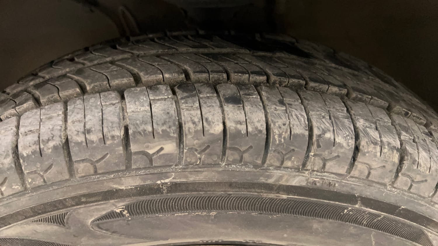 Used 2019 Maruti Suzuki Alto 800 VXi Petrol Manual tyres LEFT FRONT TYRE TREAD VIEW