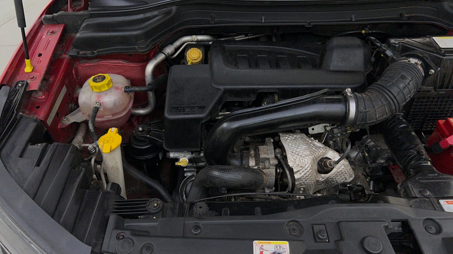 Used 2021 Mahindra XUV 300 W8 (O) 1.5 Diesel AMT Dual Tone Diesel Automatic engine ENGINE RIGHT SIDE VIEW